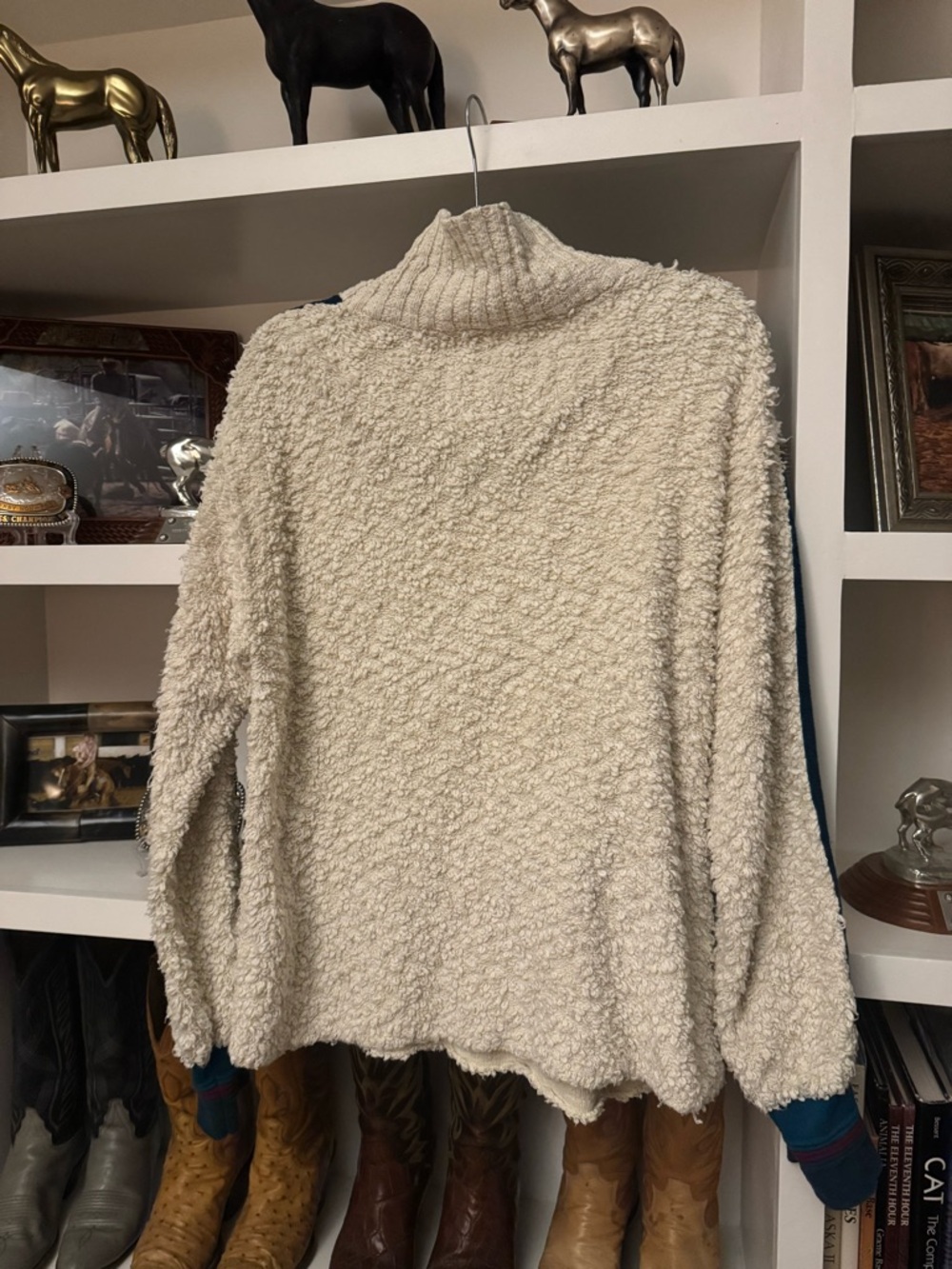 STS Ranchwear Cream Sherpa Zip Pullover with Teal and Navy Shoulder Stripes - Picture 2 of 6